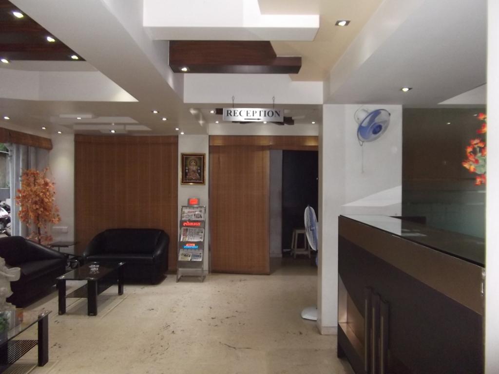 Hotel The Moneta Near Fc College Pune Exterior photo