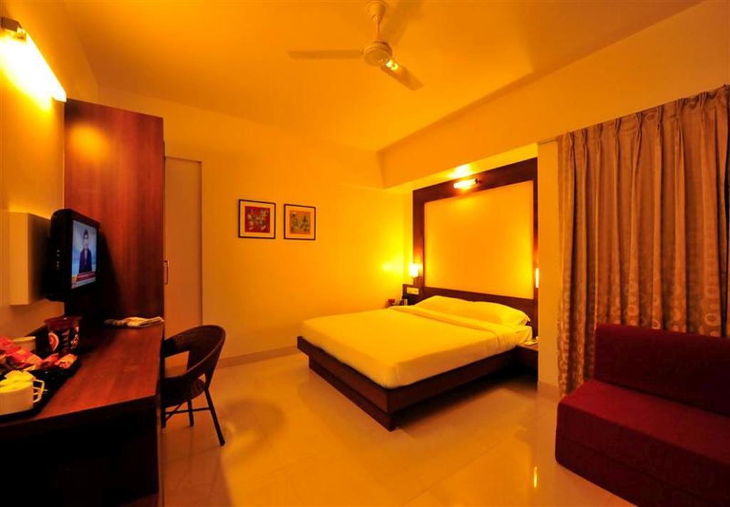 Hotel The Moneta Near Fc College Pune Exterior photo