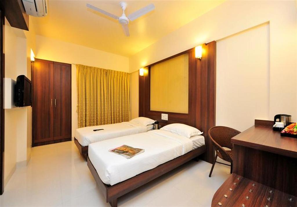 Hotel The Moneta Near Fc College Pune Exterior photo