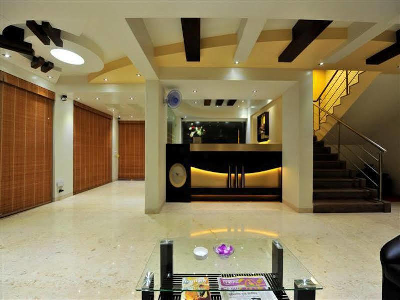 Hotel The Moneta Near Fc College Pune Exterior photo
